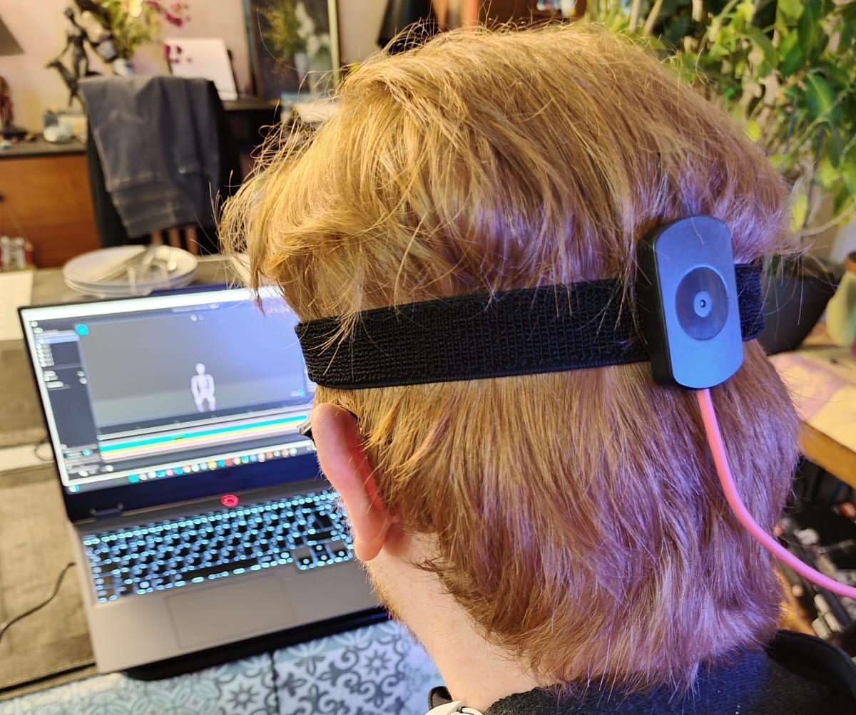 IMU sensor in use, driving a 3D mannequin